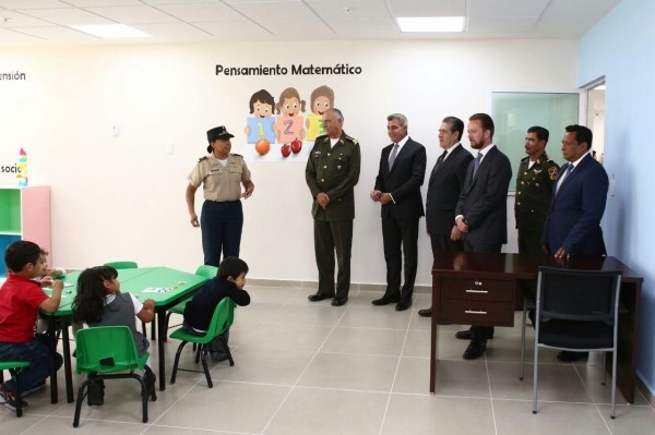 Salvador Cienfuegos y Tony Gali inauguran espacios educativos en Puebla