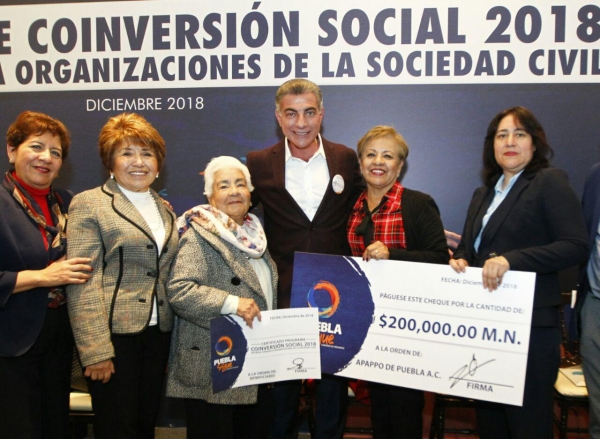 Entrega Tony Gali apoyos de Coinversión Social 2018