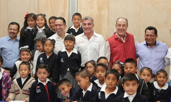 Tony Gali entrega infraestructura educativa en Santa Isabel Cholula