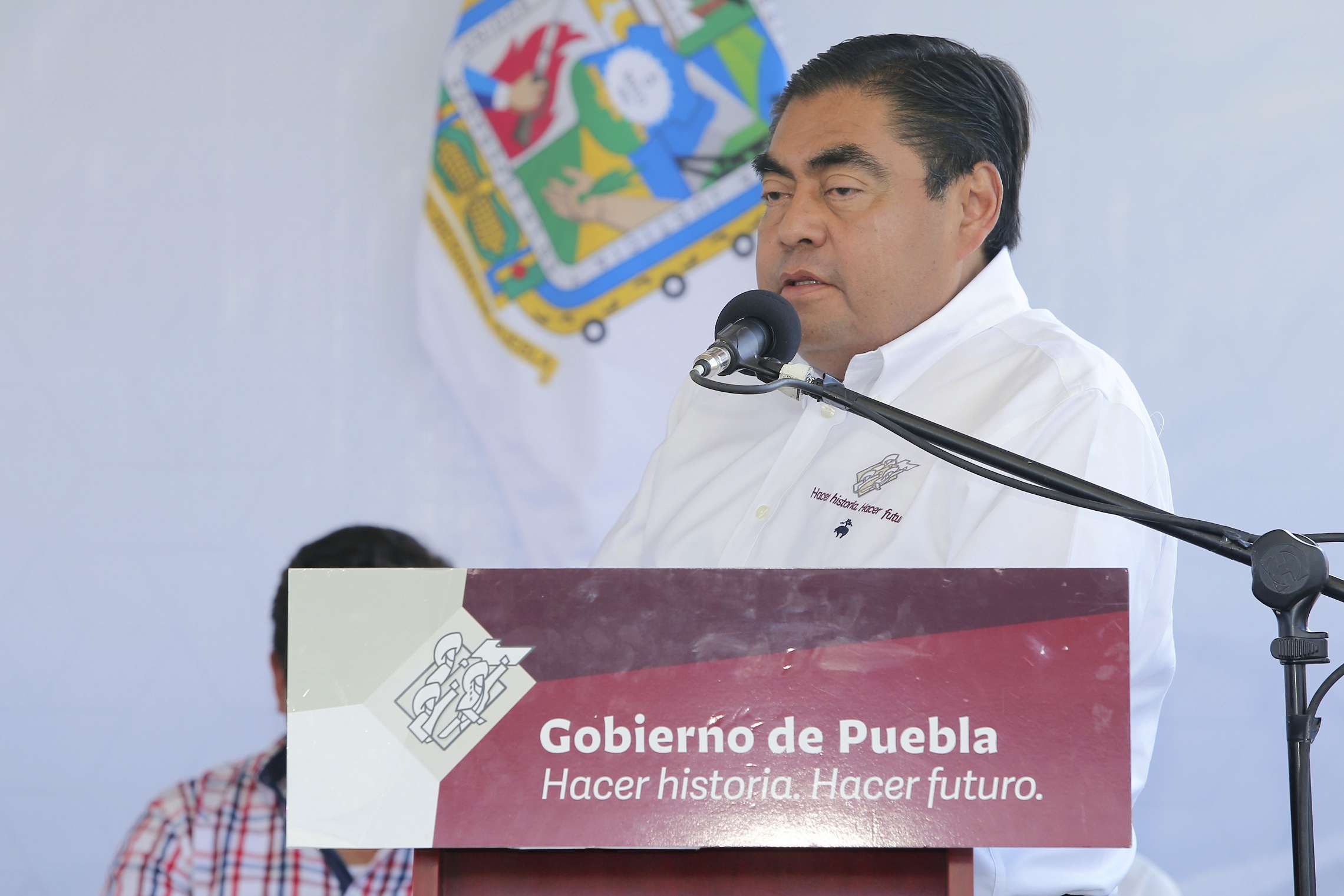 Celebra Barbosa arranque de vacunación en Puebla este enero