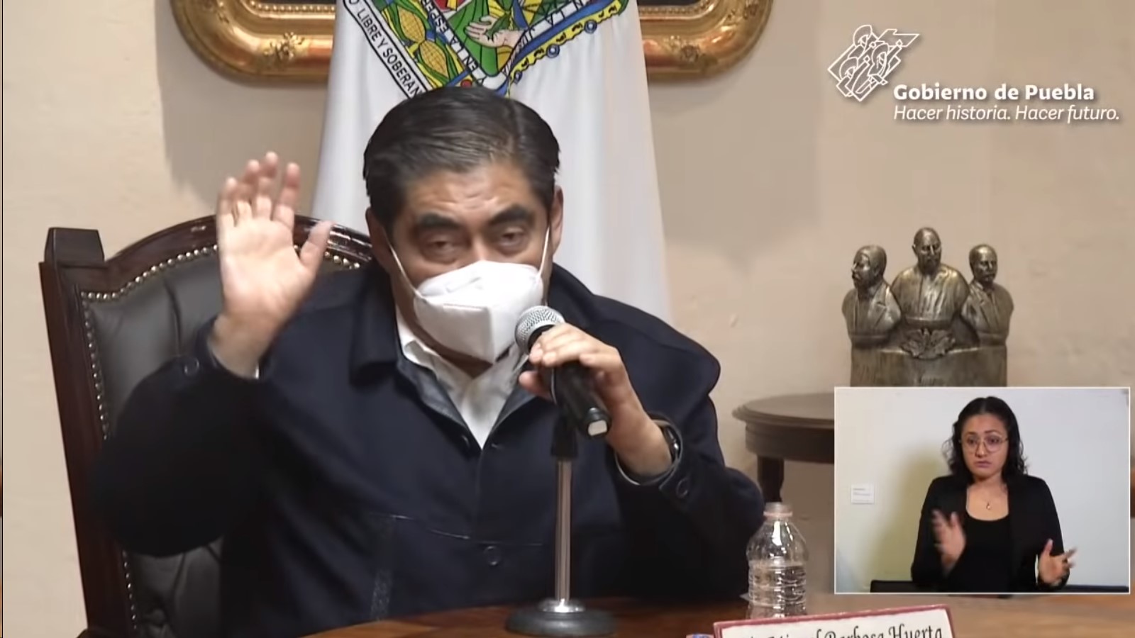 Pide Barbosa a funcionarios no desviar programas sociales con fines electorales