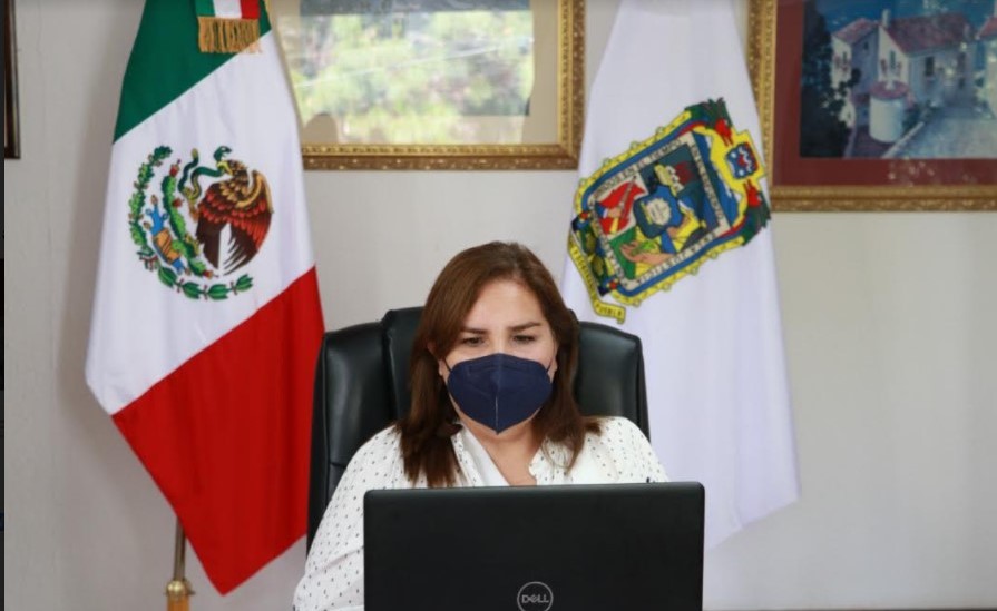 Beatriz Manrique Guevara SECRETARIA DEL MEDIO AMBIENTE 