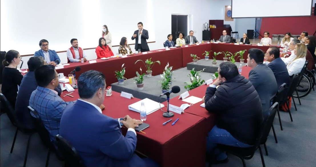Legisladores electos de MORENA, PT y Verde se reúnen con el gobernador Miguel Barbosa