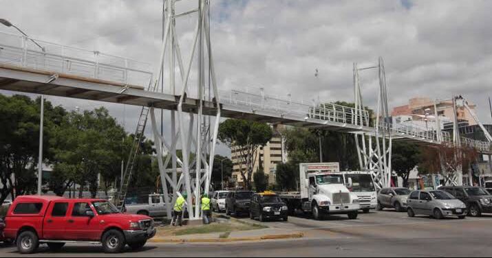 Retirarán ciclopista del boulevard Hermanos Serdán; se convirtió en un monumento a la soberbia acusa Miguel Barbosa