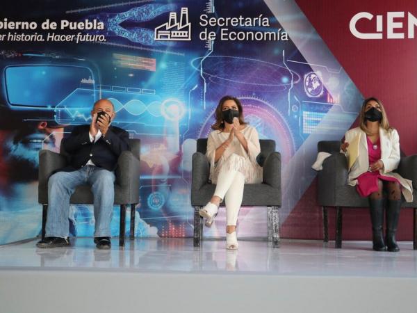 Clausura Olivia Salomón Programa de Emprendimiento de Industria Creativa en el CIEN