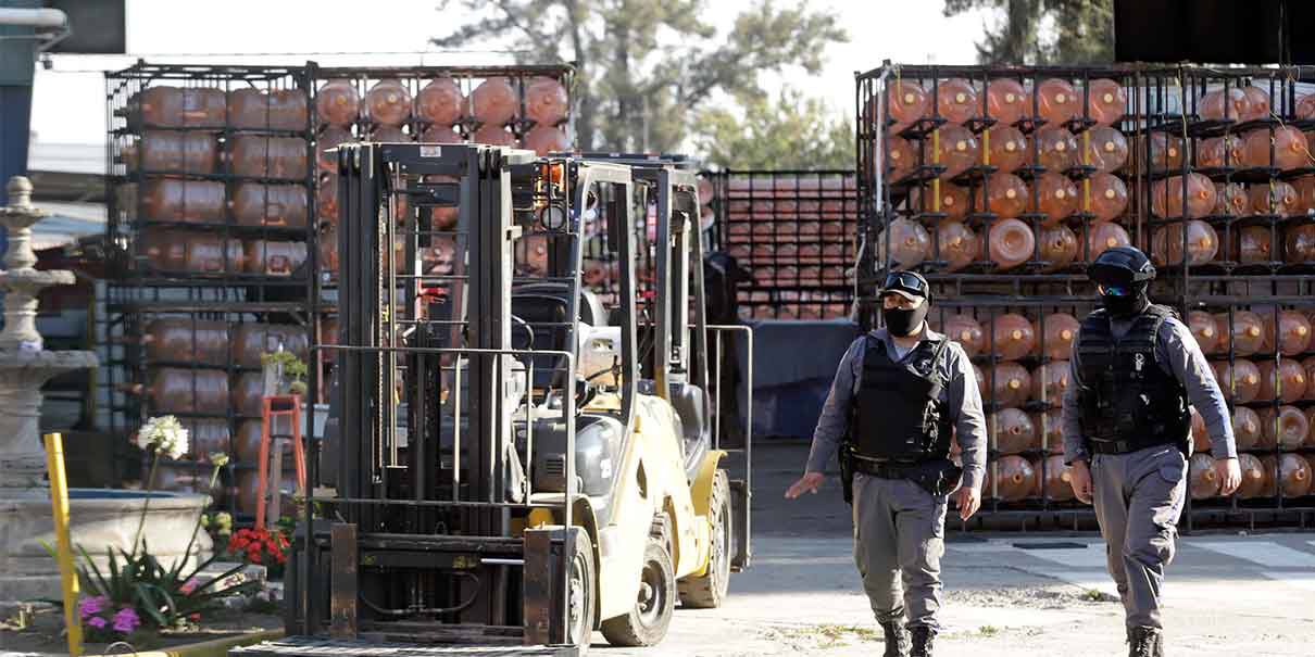 Por mandato judicial Guardia Nacional y policía estatal recuperan instalaciones de la empresa Bonafont