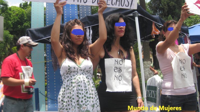 Asegurada libre manifestación de mujeres en Puebla este 8 de marzo