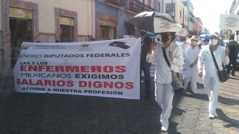 Enfermeras de Puebla exigen salarios justos, se sumaron a la protesta nacional