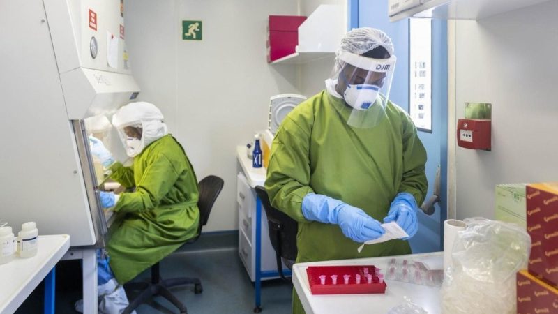 Seguir haciendo test de COVID-19 recomienda la OMS; es crucial para no entrar a ciegas en la próxima ola