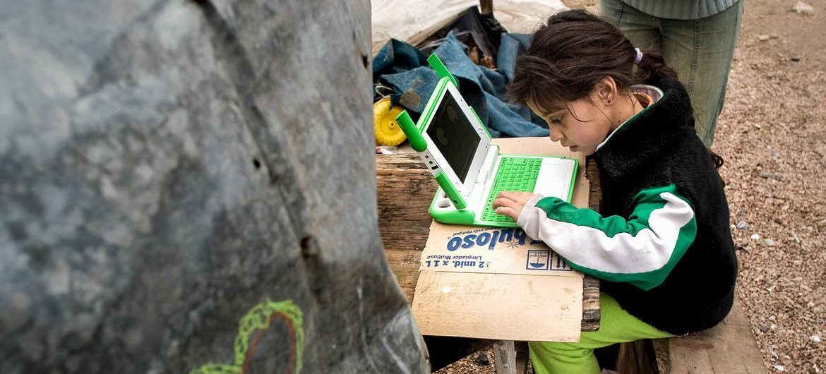 Las niñas deben tener un acceso seguro a las Tecnologías de la Información y la Comunicación