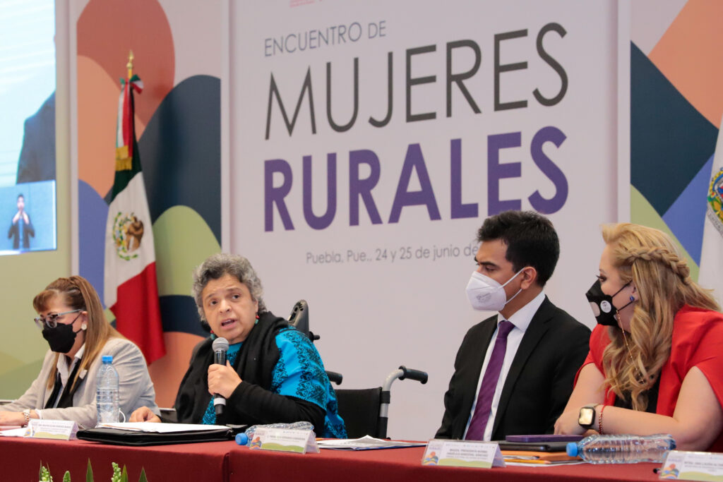 BEATRIZ PAREDES RANGEL ENCUENTRO MUJERES RURALES