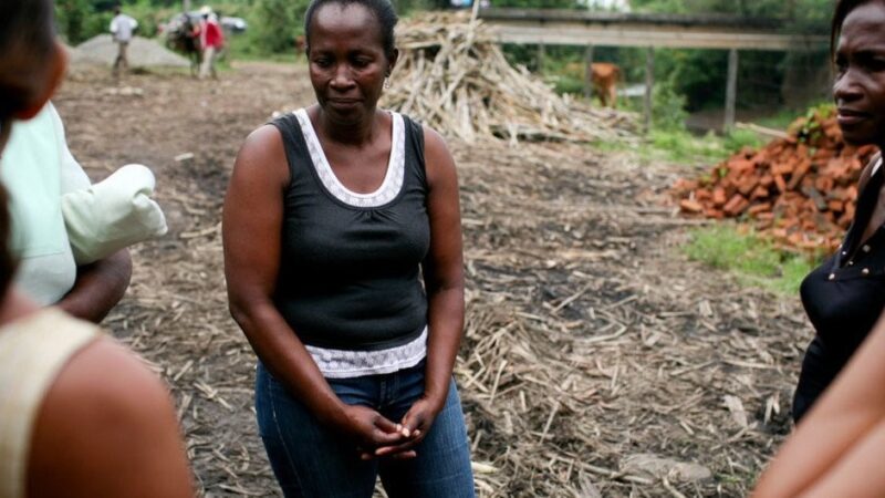 Recuperación del empleo en América Latina tras la pandemia va lenta y desigual, especialmente para las mujeres