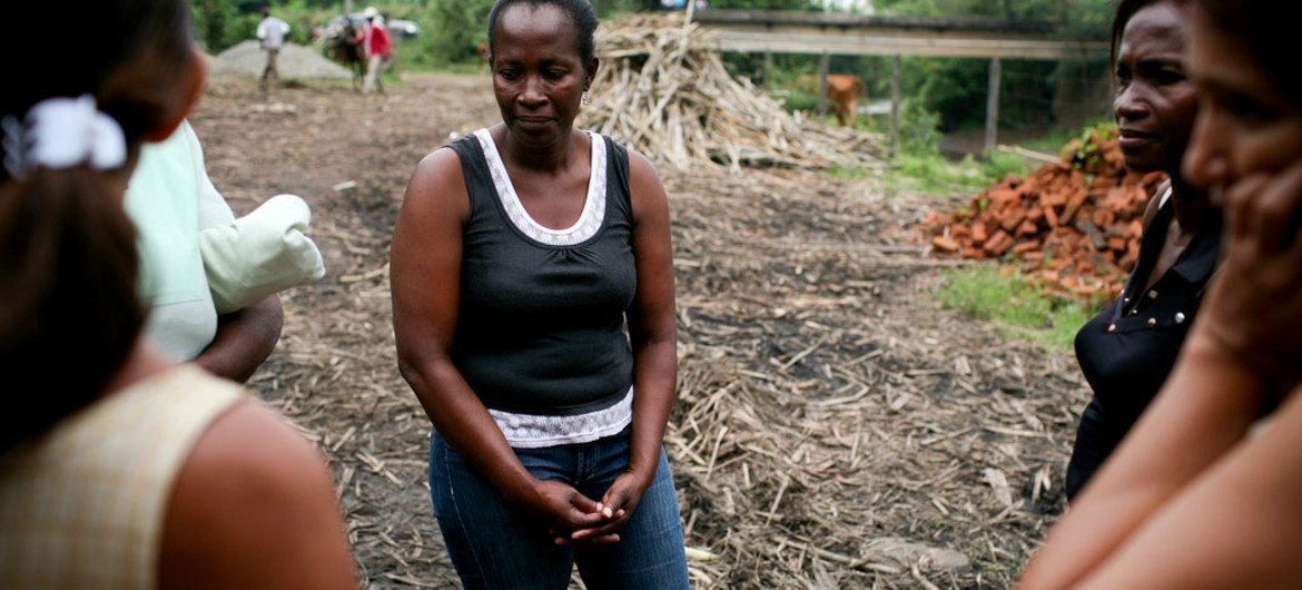 Recuperación del empleo en América Latina tras la pandemia va lenta y desigual, especialmente para las mujeres
