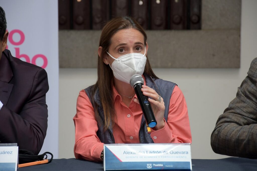 Alexandra Ladrón de Guevara, Gerente de Alianzas y Fortalecimiento del Banco de Alimentos de México, hasta 150 mil personas se atienden de manera semanal en Puebla por falta de acceso a un plato de comida