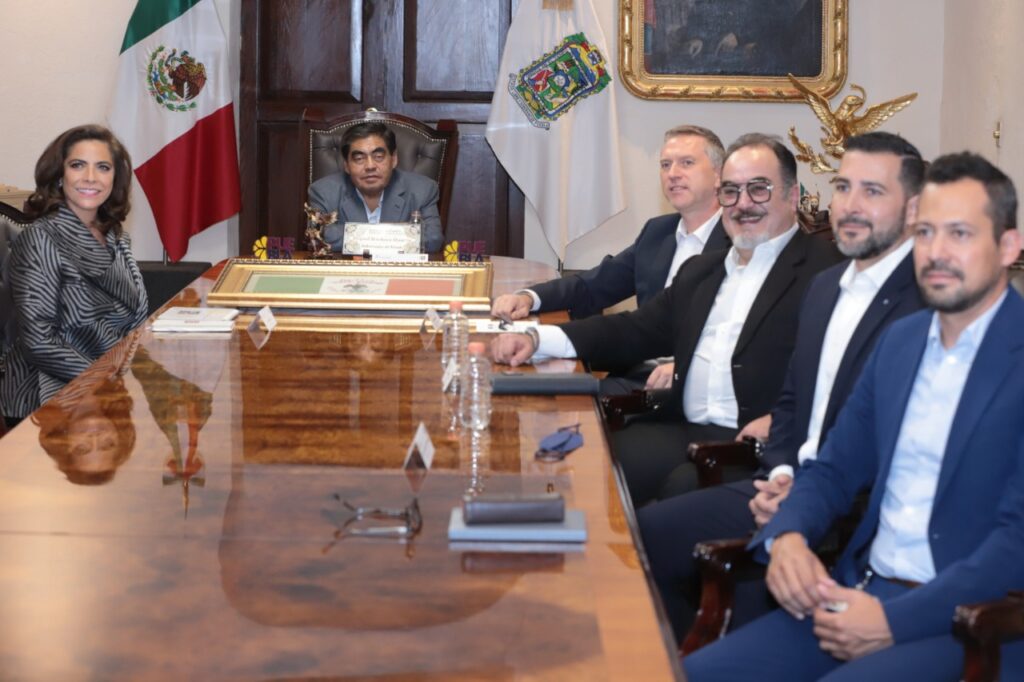 Volkswagen de México presentó ante el gobernador Miguel Barbosa sus proyectos de inversión que se detonarán para la entidad