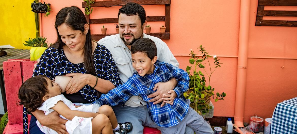 OMS y Unicef llaman a los gobiernos a proteger, promover, apoyar políticas y programas de lactancia materna, especialmente para las familias más vulnerables