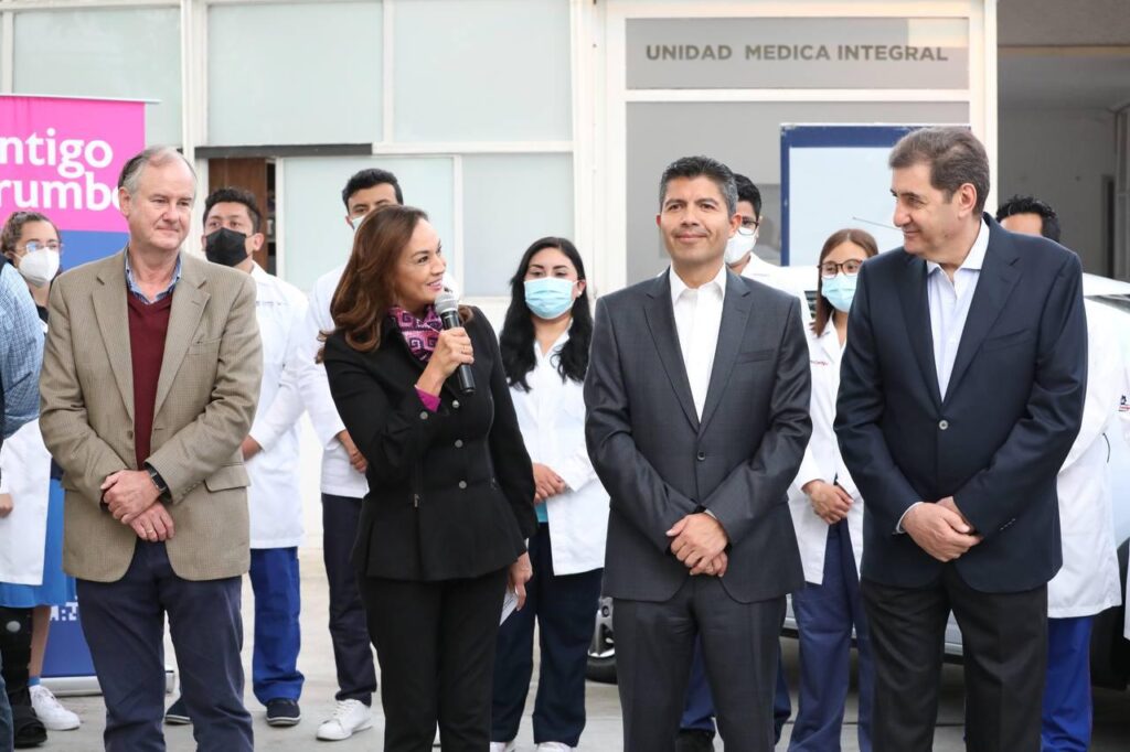CLUB DE EMPRESARIOS DONA VEHÍCULO AL SMDIF DE PUEBLA EN APOYO AL PROGRAMA MÉDICO CONTIGO 5
