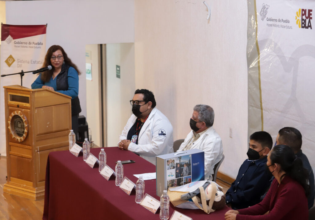 la directora general del SEDIF, Leonor Vargas Gallegos, resaltó que la administración actual trabaja para garantizar que los apoyos se entreguen de manera inmediata, directa y sin intermediarios 