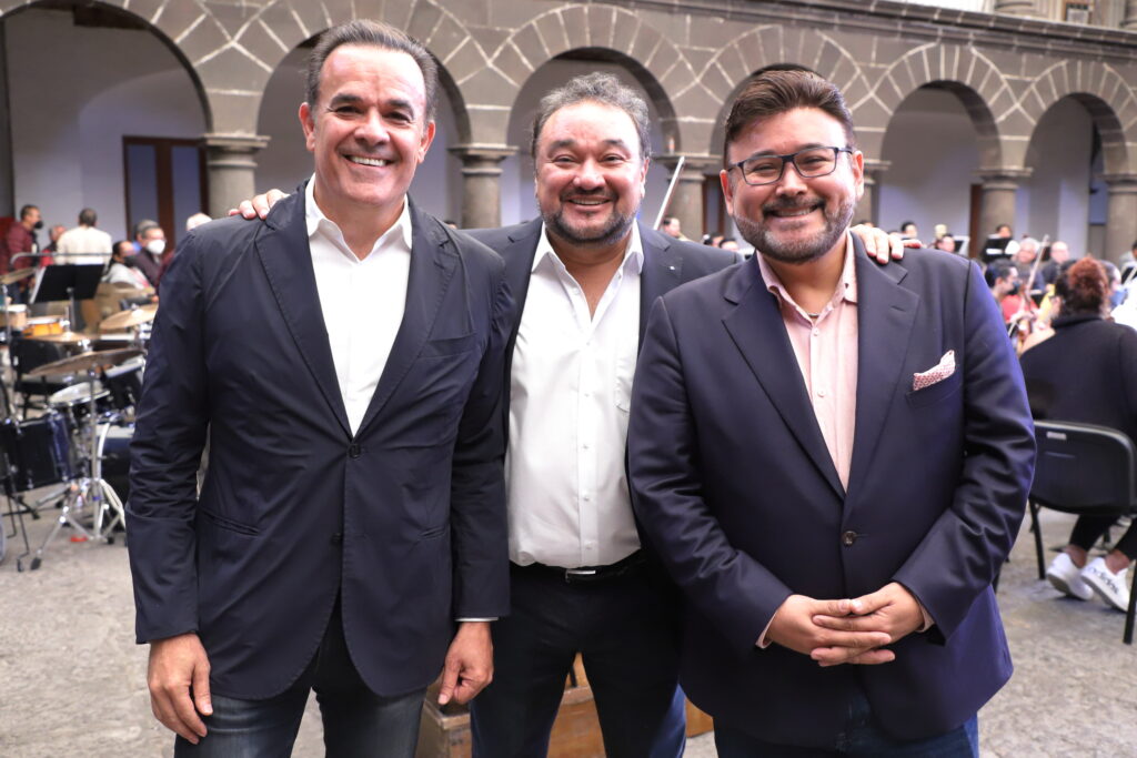 Fernando de la Mora, Javier Camarena y Ramón Vargas coincidieron que “México Suena a lo Grande”, espectáculo enmarcado en las fiestas patrias, reflejará el México cultural, alegre y plural.