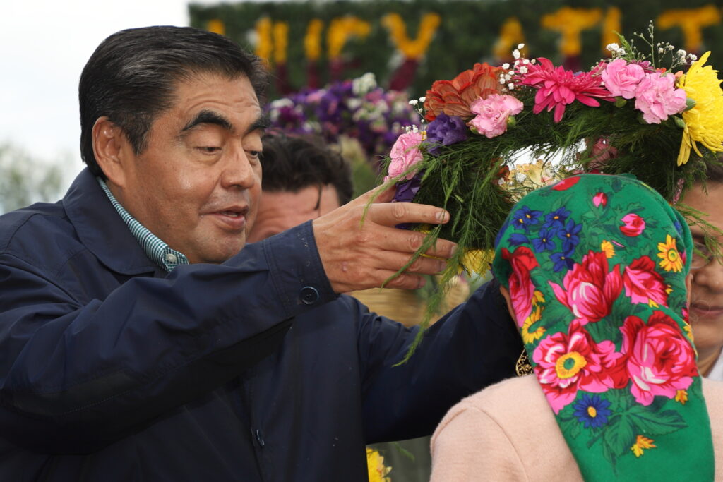 En el festival estuvieron Cayuquí Estage Noel, fundador del Huey Atlixcáyotl y el gobernador Miguel Barbosa Coronó a la reina 