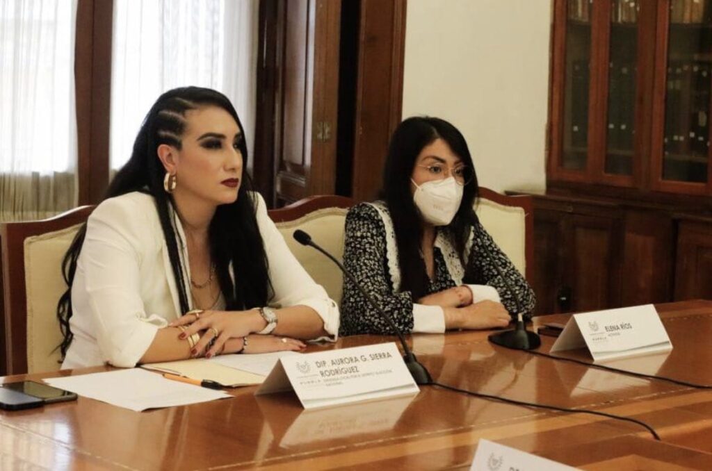 AURORA SIERRA PAN Y ELENA RÍOS