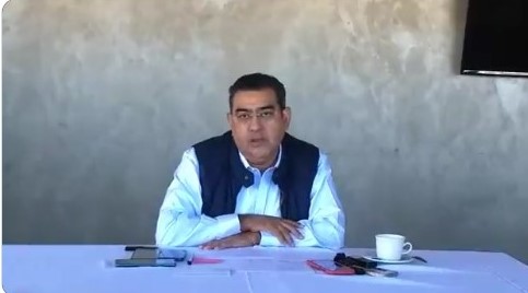 Exige Sergio Salomón Céspedes al alcalde Eduardo Rivera no lavarse las manos en el caso de los estudiantes intoxicados en Salón Country