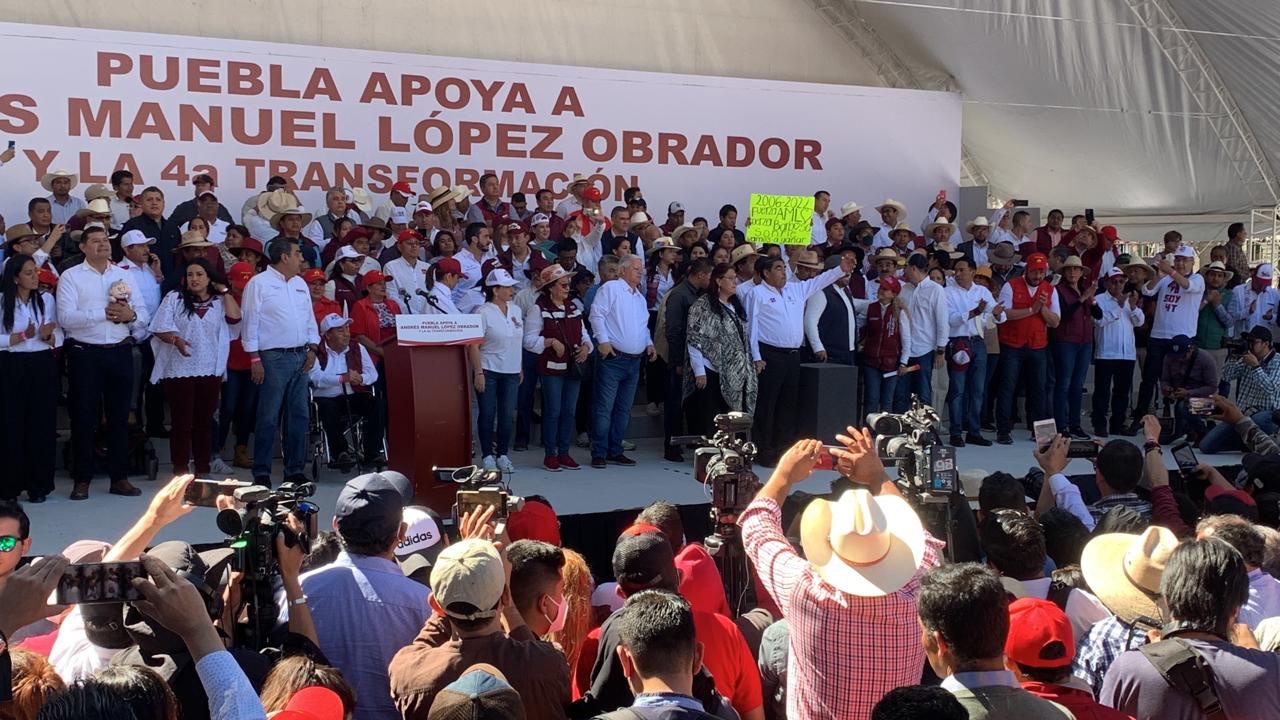Marchan 100 mil en Puebla en apoyo a AMLO y la Cuarta Transformación