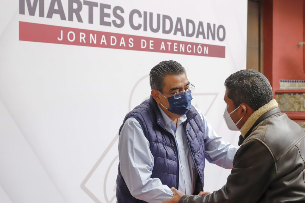 Atiende el gobernador SERGIO SALOMÓN CÉSPEDES, su primer "Martes Ciudadano"