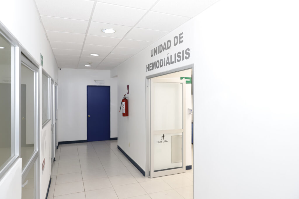 Inaugura Miguel Barbosa unidades para tratamiento gratuito de hemodiálisis en el HNP