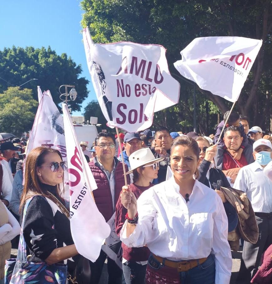 OLIVIA SALOMÓN EN LA MARCHA DE LA 4T en PUEBLA