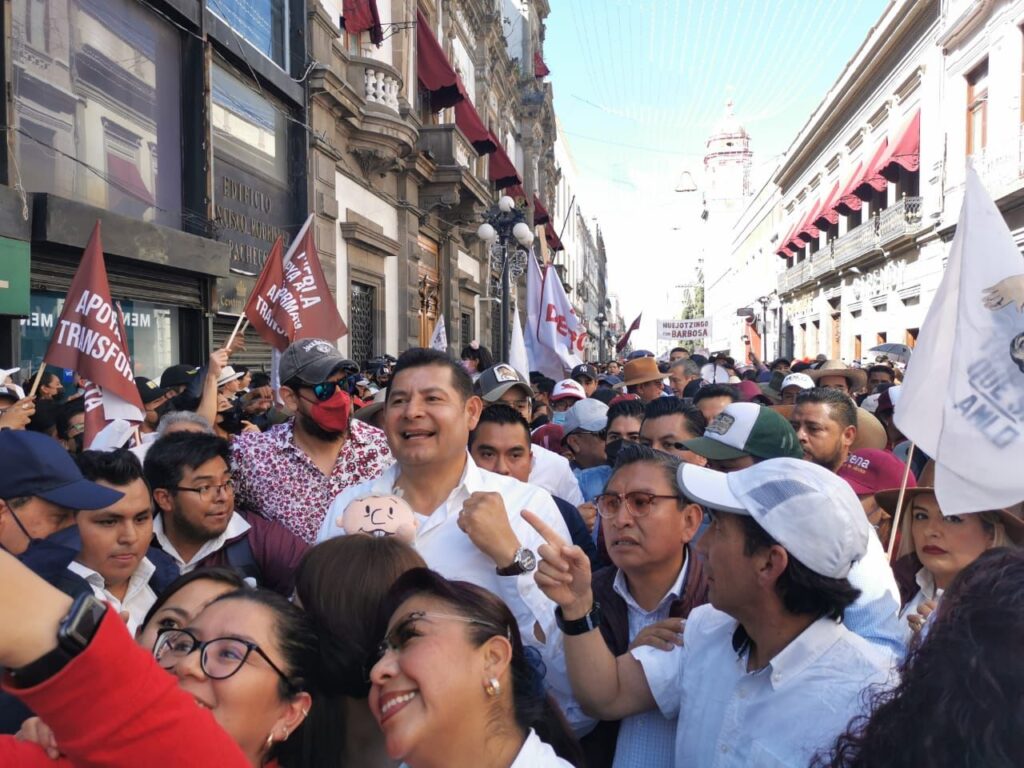 SENADOR ALEJANDRO ARMENTA EN LA MARCHA DE LA 4TA TRANSFORMACIÓN EN PUEBLA 