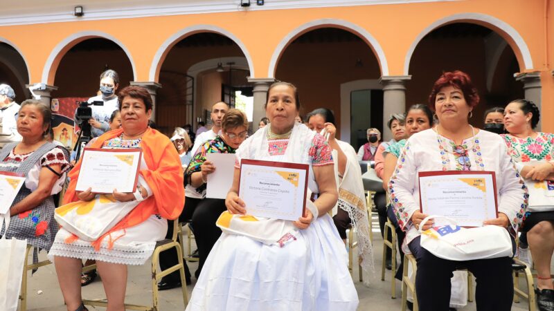 Entrega Turismo reconocimiento “Grandes Sazones de Puebla” a cocineras tradicionales