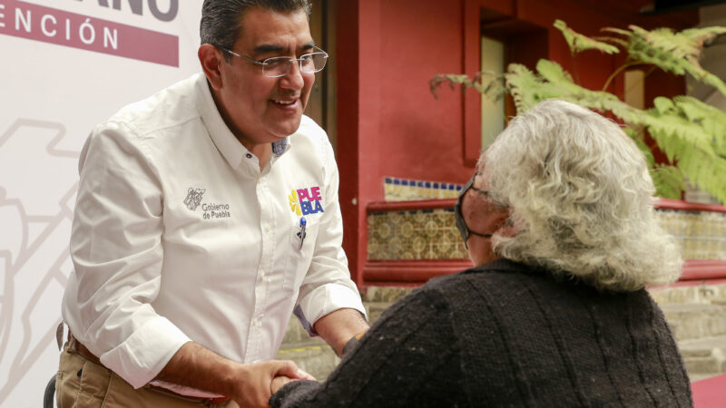 Refrenda Sergio Salomón compromiso con la salud de los poblanos
