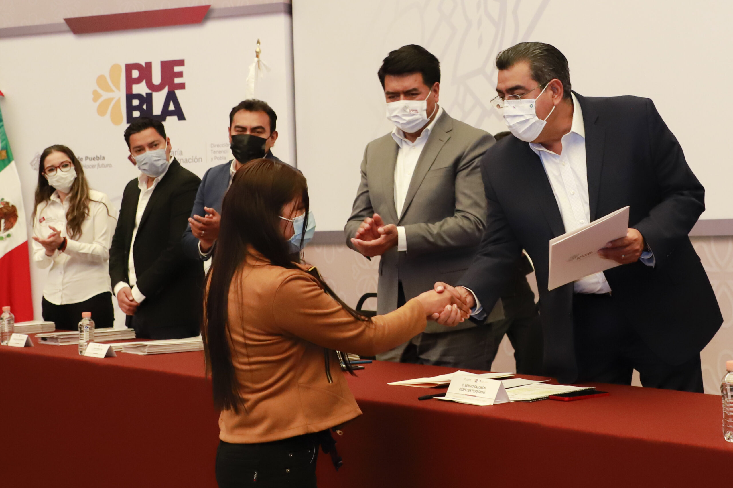 Entrega Sergio Salomón Céspedes 181 títulos de propiedad del programa de regularización de predios