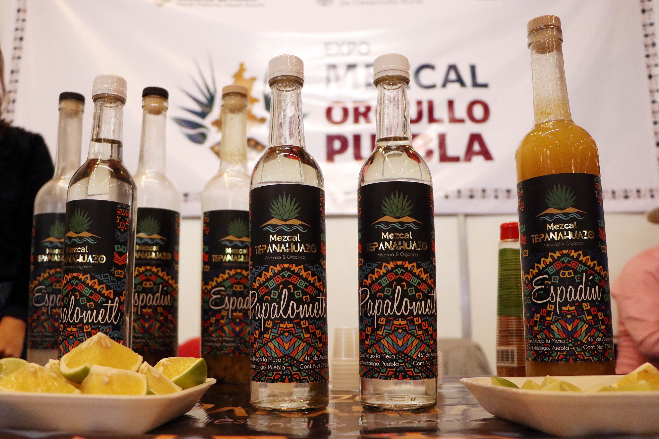 Productores poblanos de mezcal participarán en el Concurso Nacional de Marcas