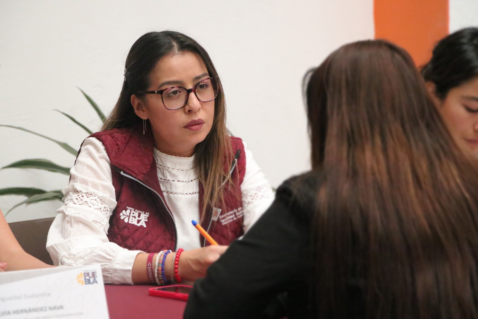 Ofrecen apoyo psicológico y jurídico gratuito a mujeres en situación de violencia en “Martes Ciudadano”