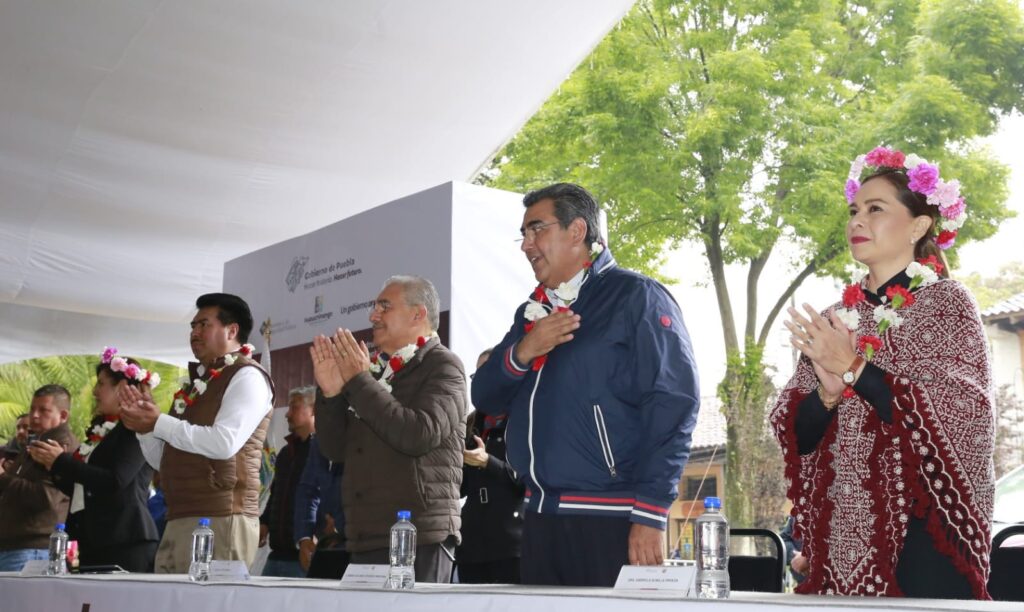 Cumple Sergio Salomón compromiso de reforzar la seguridad en la entidad entregó patrullas equipadas en Huauchinango