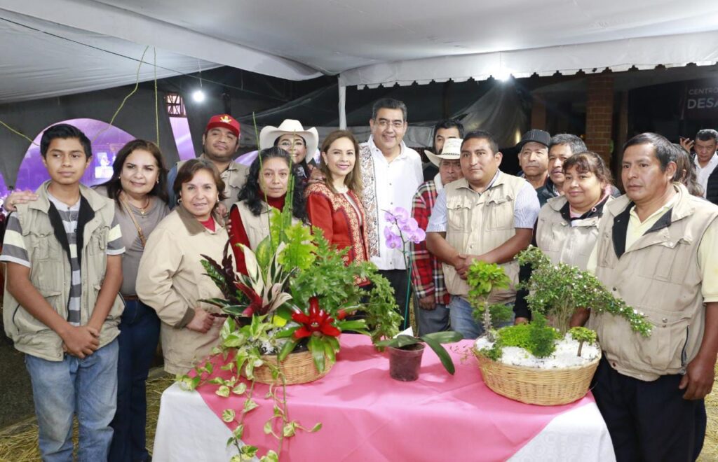 A conservar ferias, tradiciones y costumbres de Puebla, llama Sergio Salomón, clausuró la LXXII Feria de la Primavera 2023 en Xicotepec de Juárez