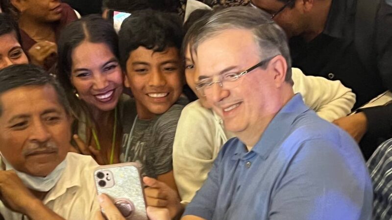 Marcelo Ebrard llama a presidenciables que renuncien antes de encuesta