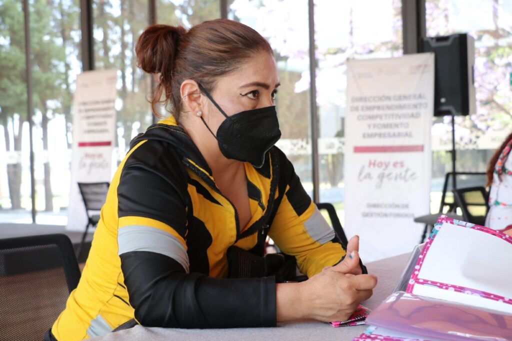 Artesanas de Ahuatempan buscan asesoría con Economía  para comercializar su producto   -     Lo anterior tras una solicitud recibida en el “Martes Ciudadano”