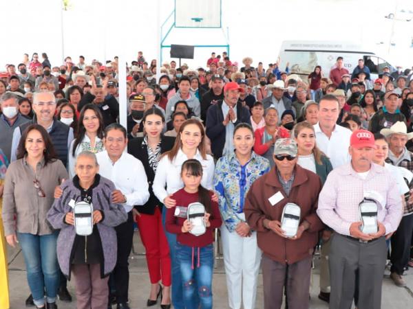 Con aparatos auditivos,  Gaby Bonilla impulsa la inclusión social en la entidad