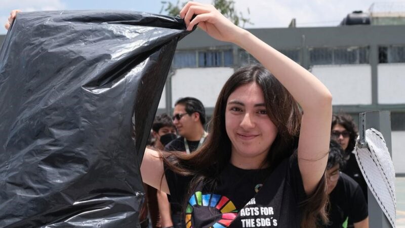 Universitarios mexicanos recogen más de 70 toneladas de plástico