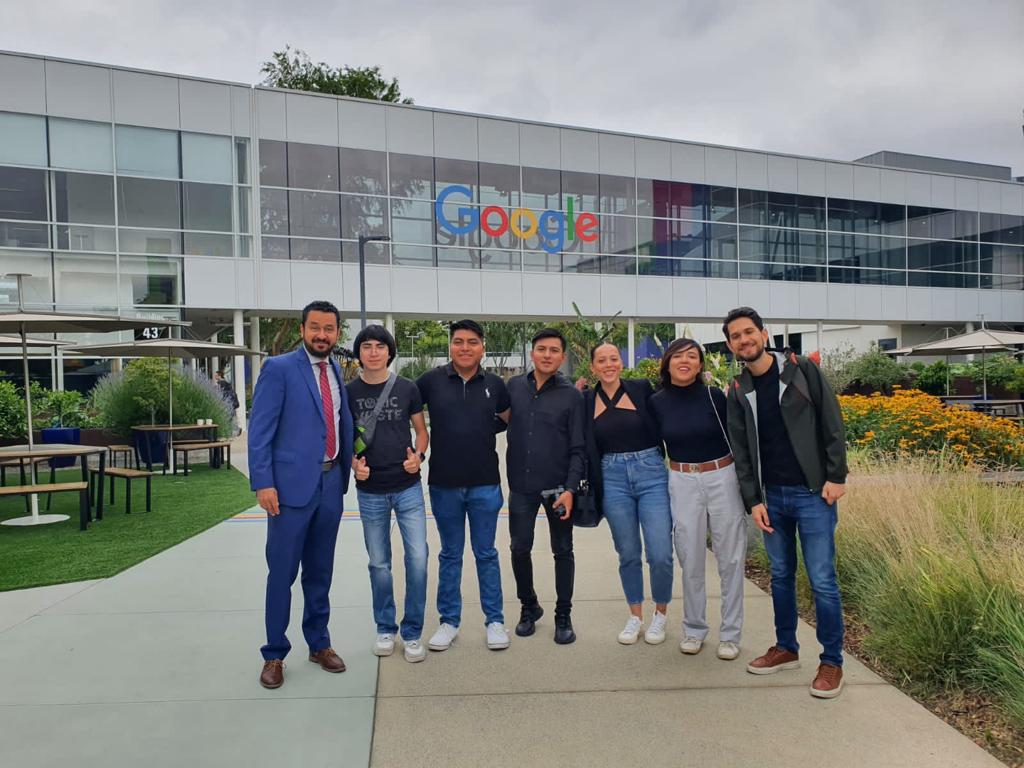 Estudiantes de Puebla expanden sus conocimientos en electromovilidad en California EE.UU.