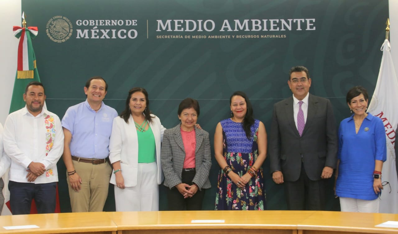 Presenta Sergio Salomón proyecto Ciudad Universitaria 2 a titular de Semarnat