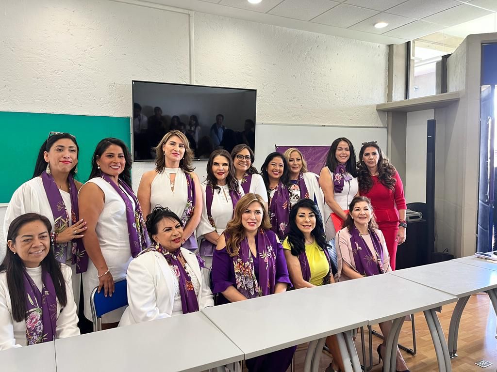 Rinden protesta nuevas integrantes del colectivo 50 más 1, Capitulo Puebla