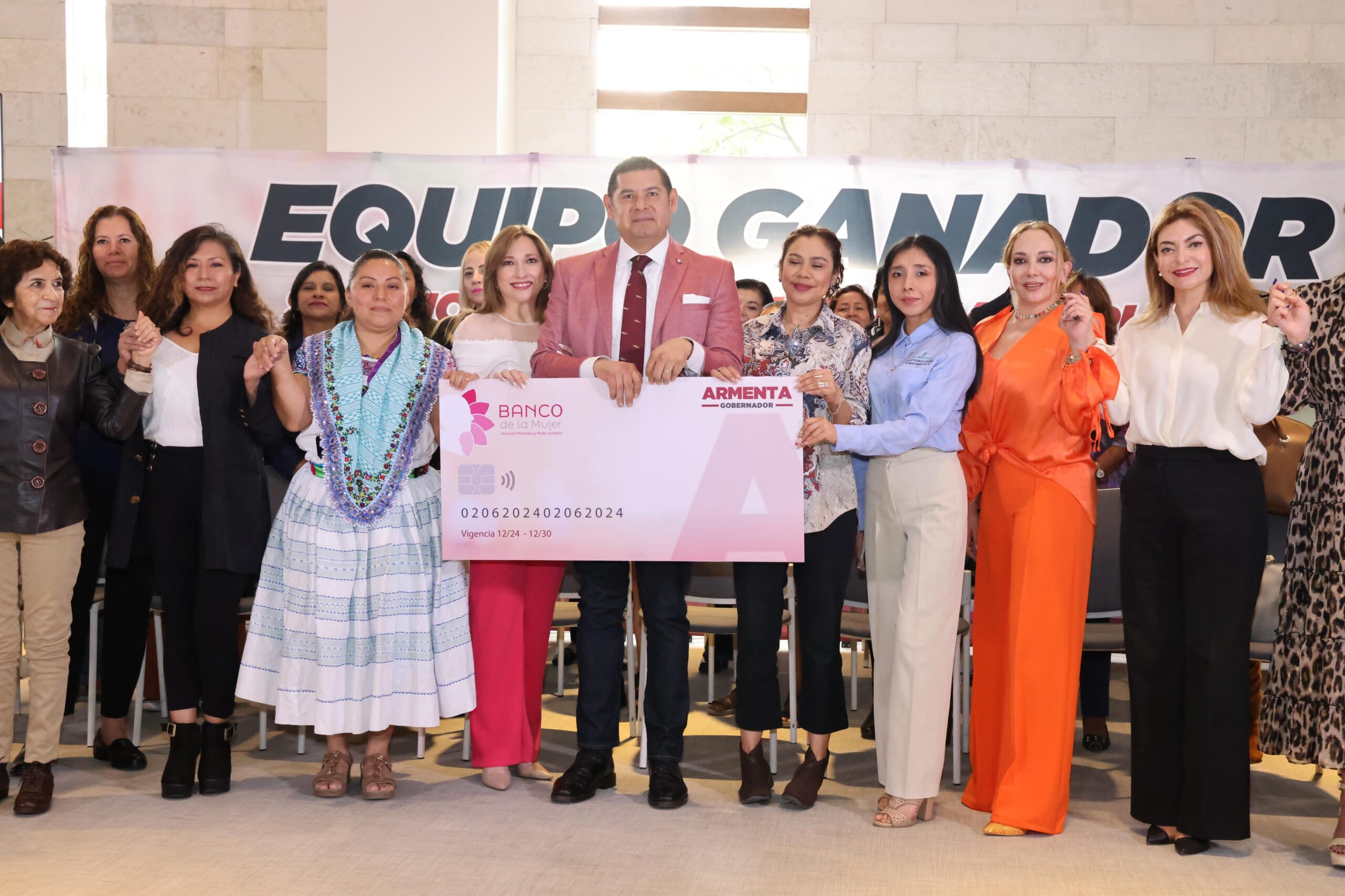 Propone Alejandro Armenta la creación del Banco de la Mujer en Puebla