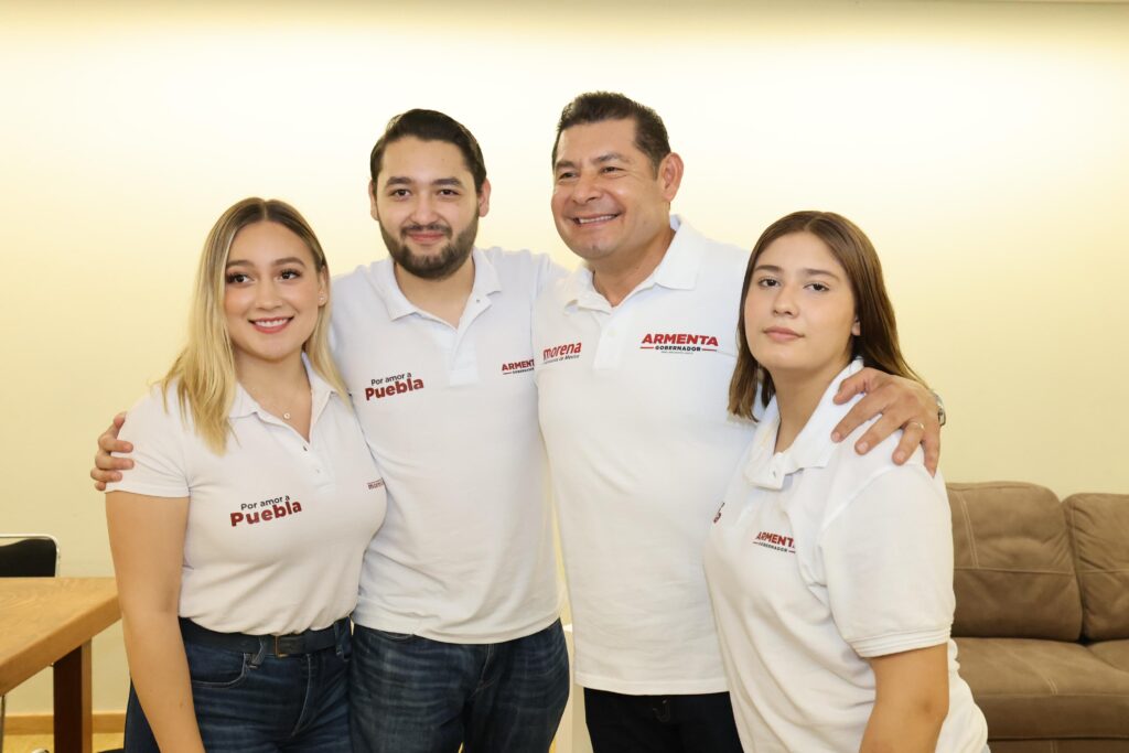 ARMENTA CON SUS HIJOS
