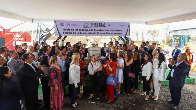 Coloca Sergio Salomón Céspedes la primera piedra de la nueva sede de la Secretaría de Finanzas
