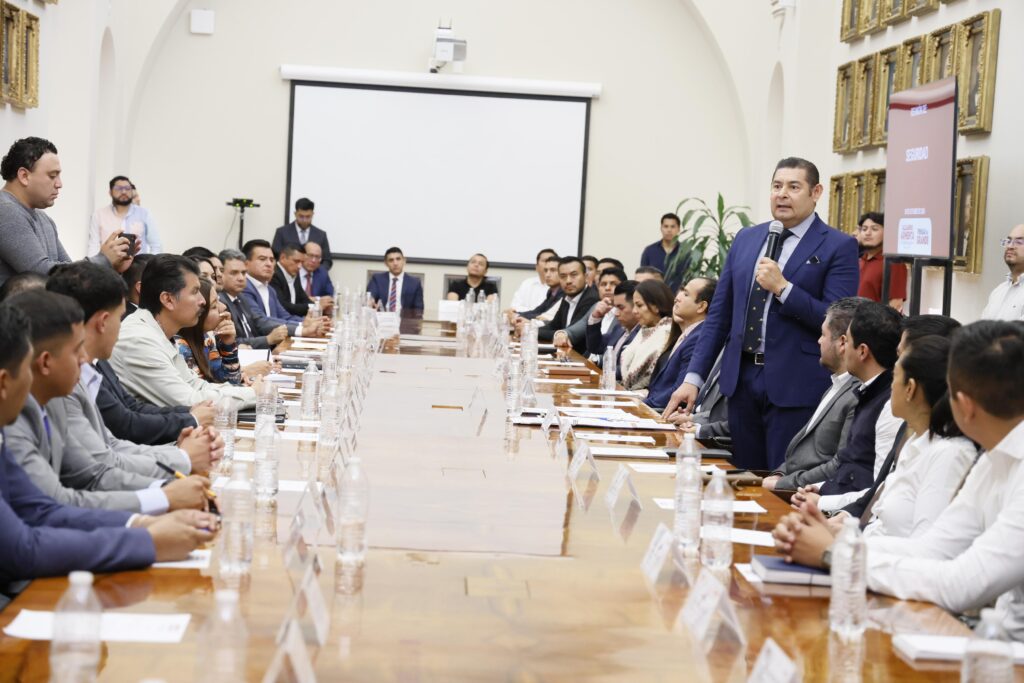 REUNIÓN CON ALCALDES Y ALCALDESAS