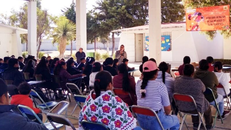 Sensibilizar a la comunidad escolar sobre la importancia de reconocer, ejercer y proteger los derechos humanos